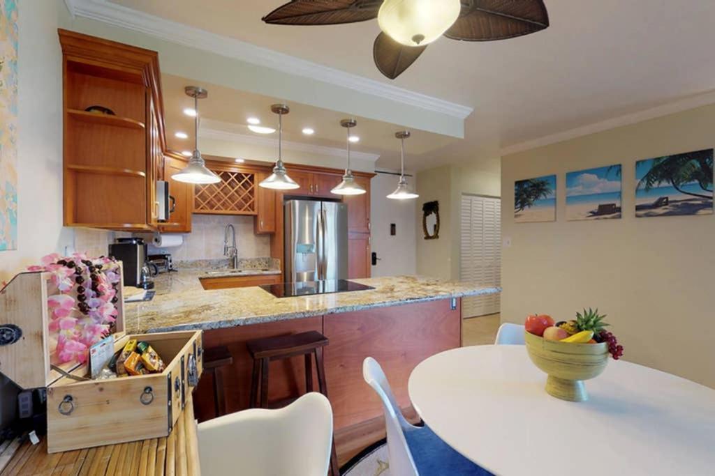 Oceanfront Penthouse With Amazing Views At Kauhale Makai Lägenhet Kihei Exteriör bild