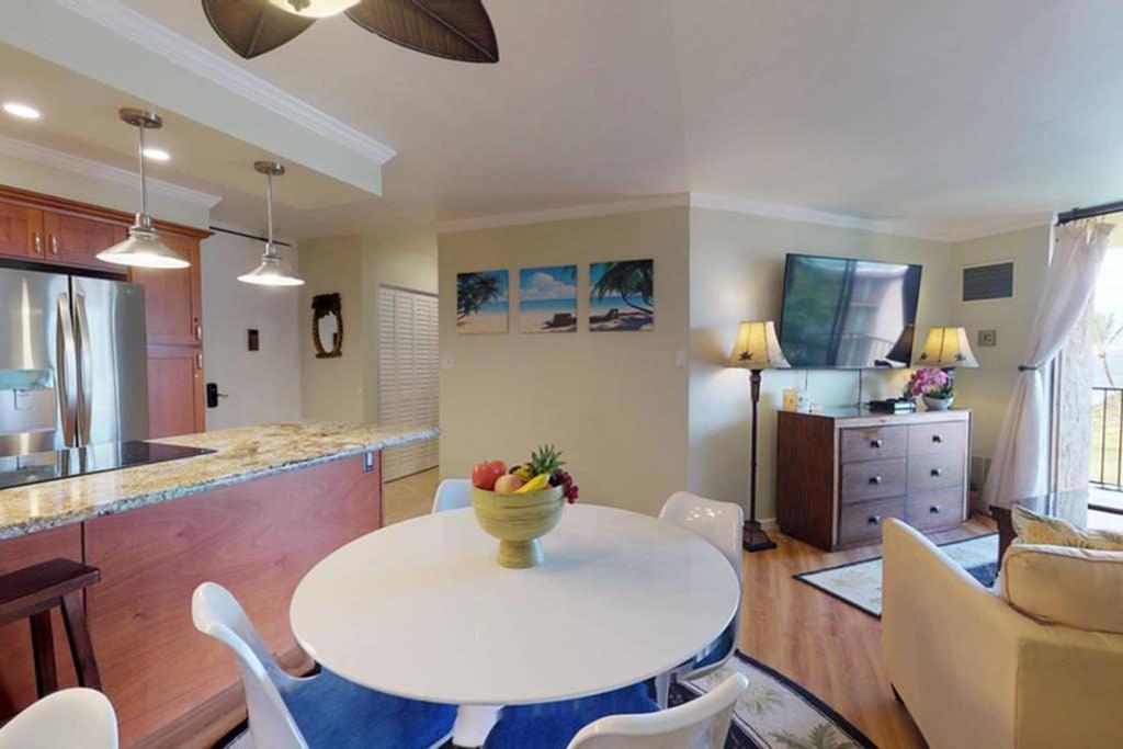 Oceanfront Penthouse With Amazing Views At Kauhale Makai Lägenhet Kihei Exteriör bild