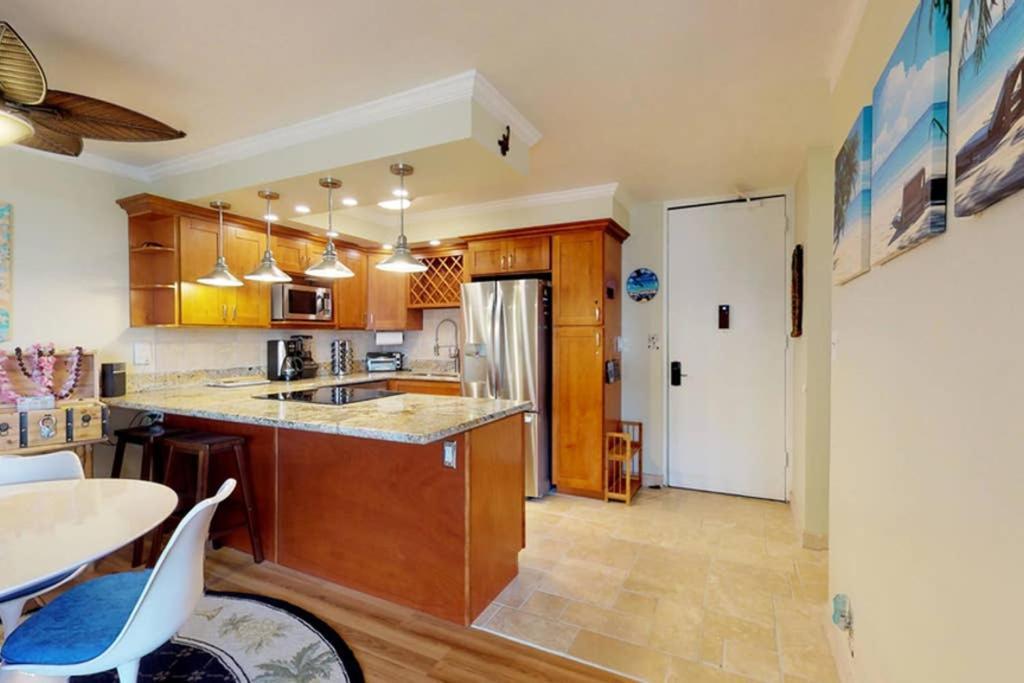 Oceanfront Penthouse With Amazing Views At Kauhale Makai Lägenhet Kihei Exteriör bild