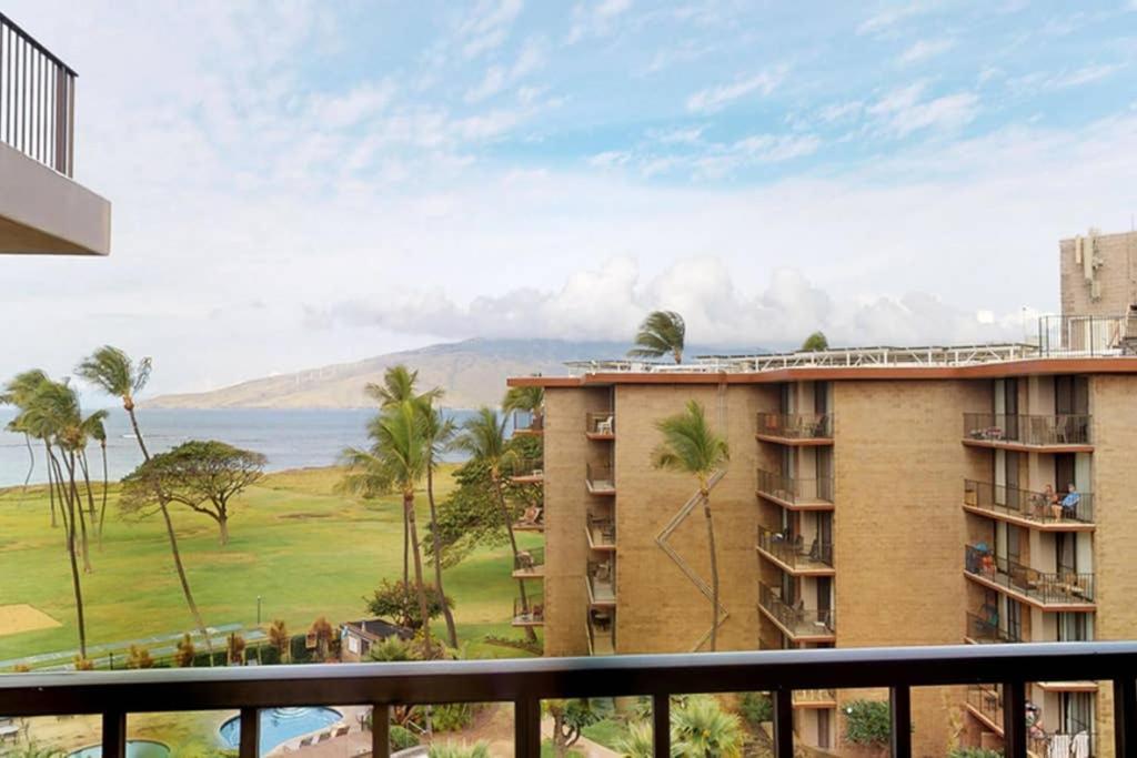 Oceanfront Penthouse With Amazing Views At Kauhale Makai Lägenhet Kihei Exteriör bild