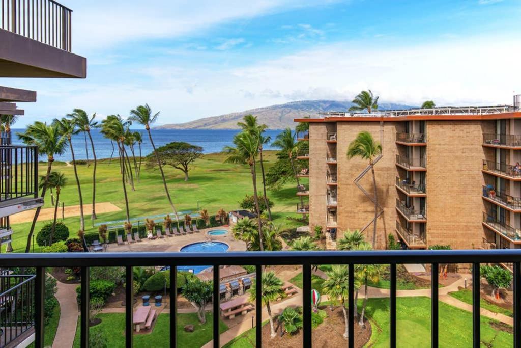 Oceanfront Penthouse With Amazing Views At Kauhale Makai Lägenhet Kihei Exteriör bild