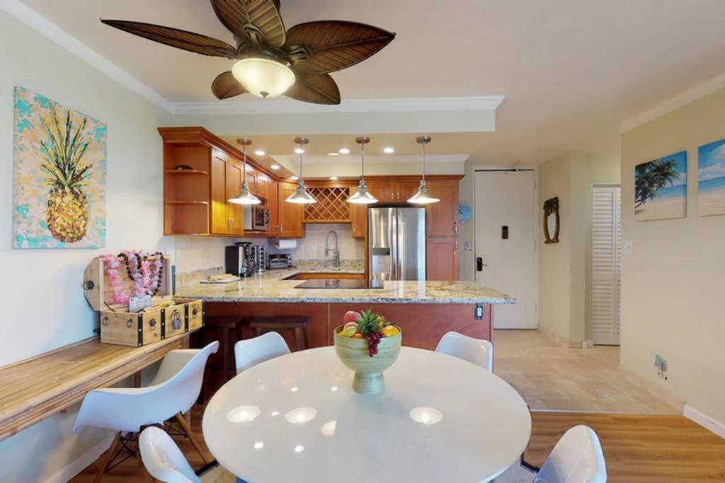 Oceanfront Penthouse With Amazing Views At Kauhale Makai Lägenhet Kihei Exteriör bild
