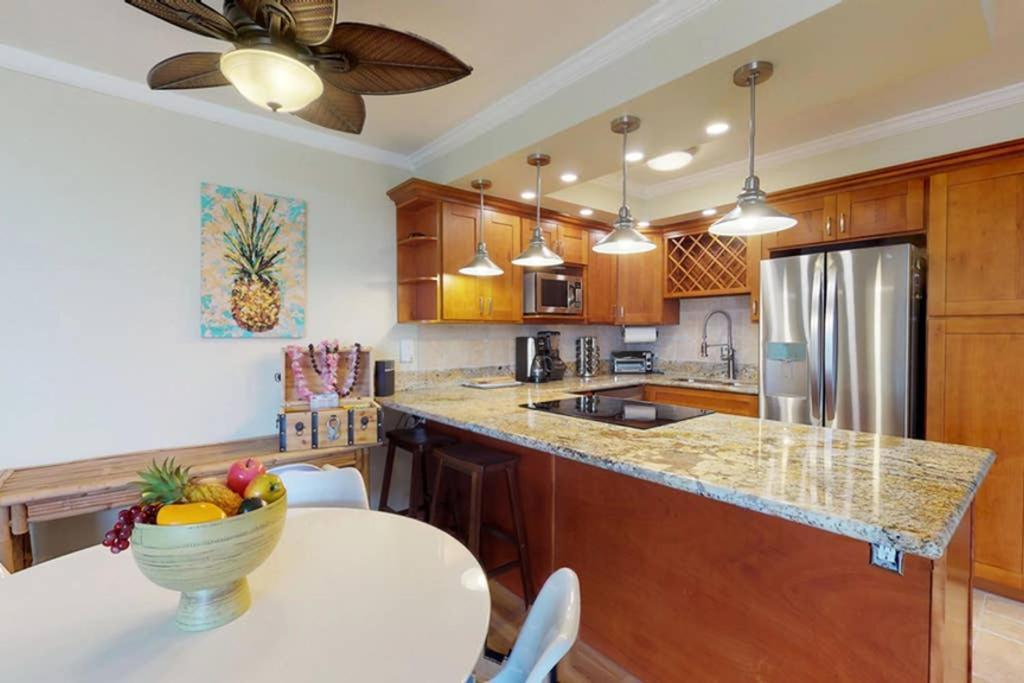 Oceanfront Penthouse With Amazing Views At Kauhale Makai Lägenhet Kihei Exteriör bild